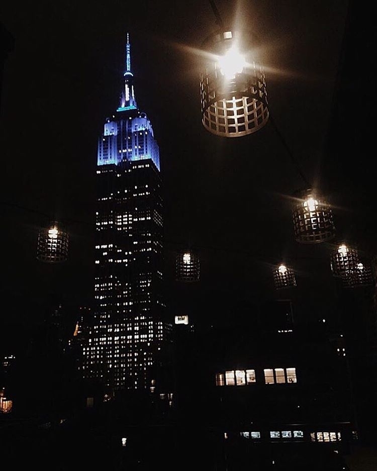 Friday night lights  @un_petit_pain_au_chocolat…  #rooftopbarsnyc #nyclife #nycn…