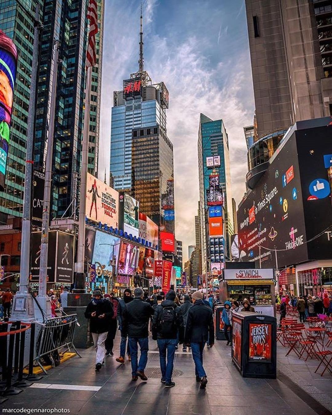 We’re going to fill-up @timessquarenyc soon! Happy #early2017 #photooftheday is …