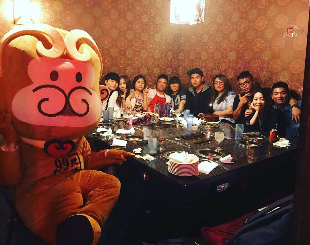 99 Monkey loves to make friends, lol. #birthdaynyc #freebirthdayparty #freebirth…