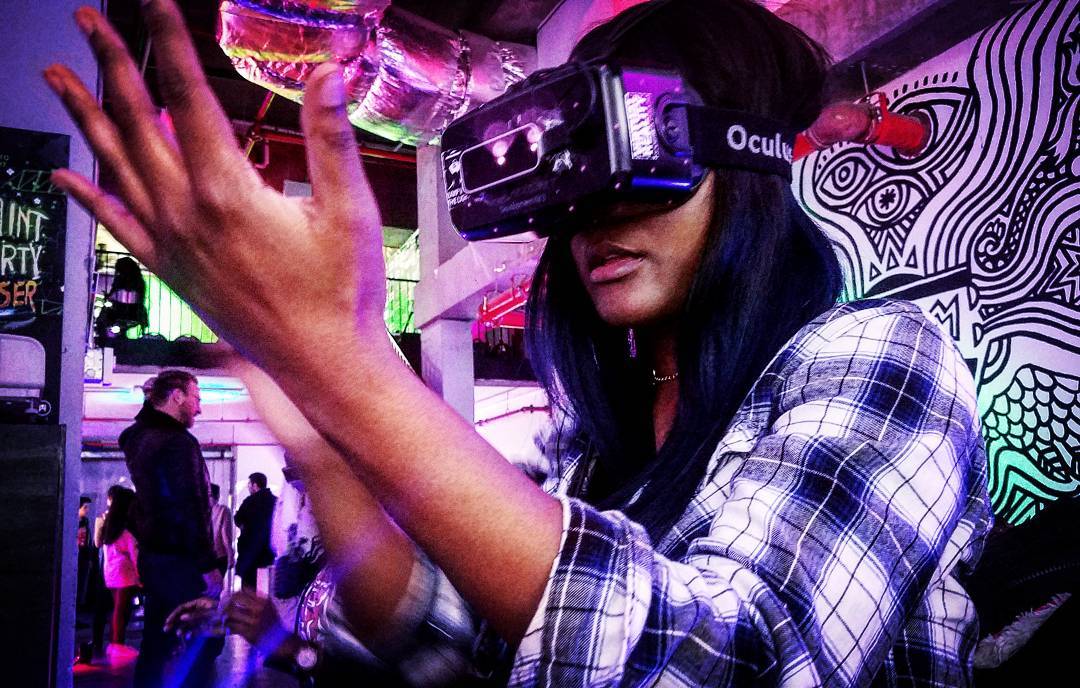 See your hands in #VR!!
And feel like in a Minority Report! Only at Jump Into Th…
