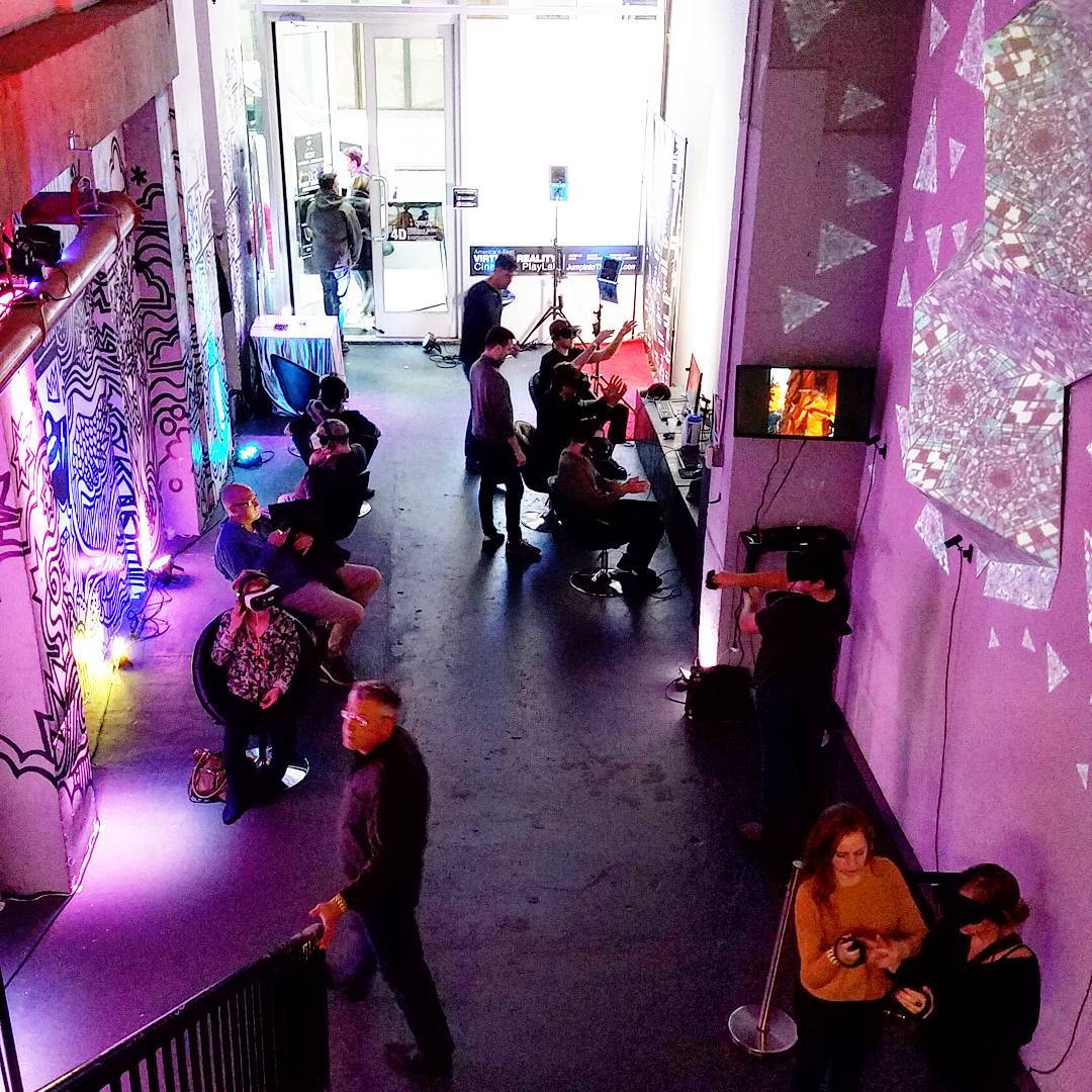 Full house of #VR explorers!!
🖒180 Orchard st
.
.
.
#VIRTUALREALITY #arcade #cin…