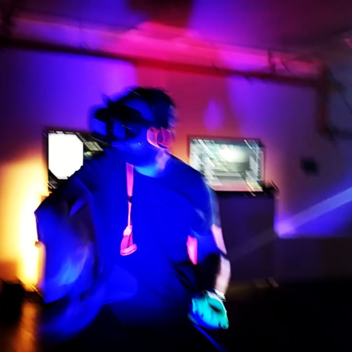 Knocking down zombies!!
.
.
.
180 Orchard st
.
.
#VIRTUALREALITY #vr #cinema #pl…