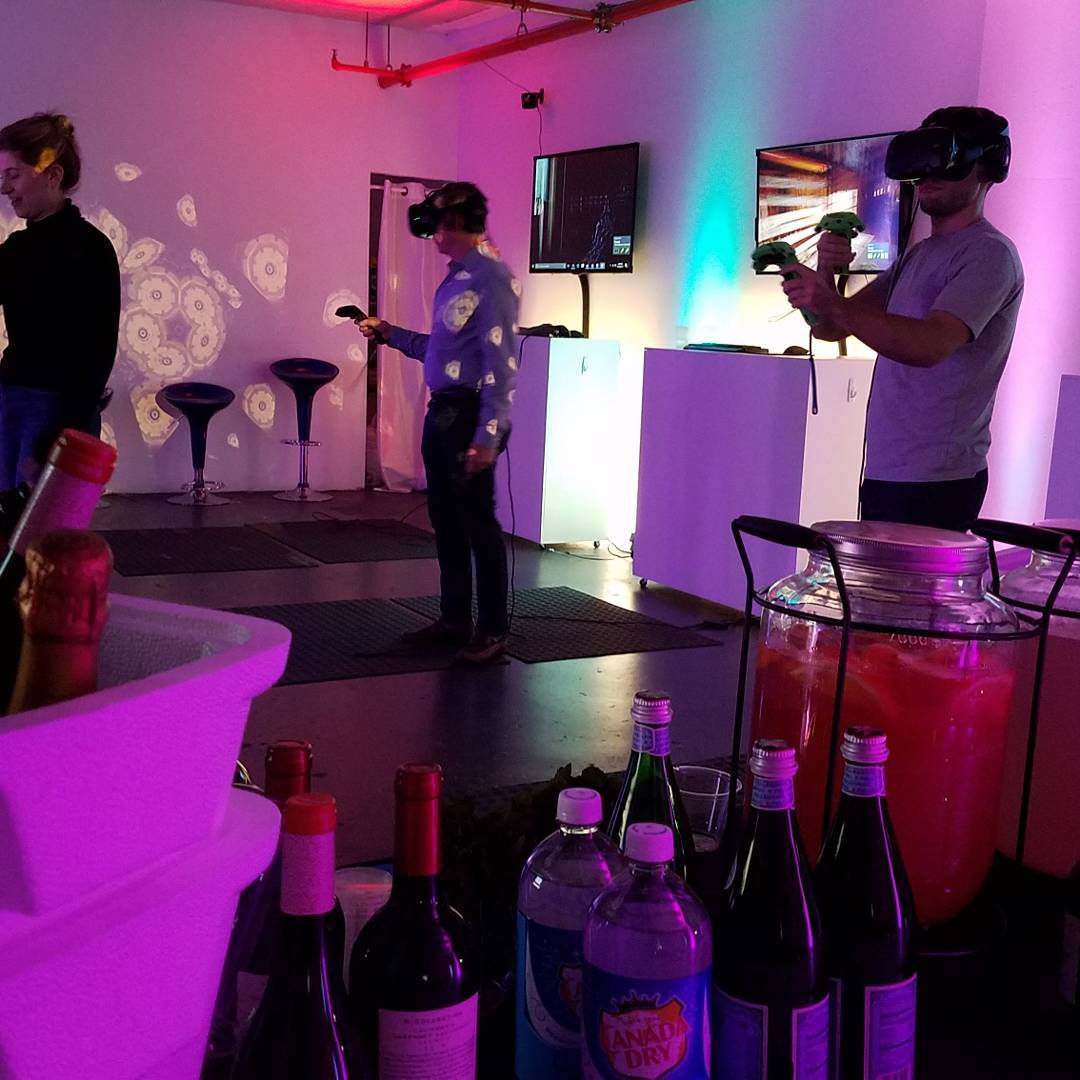 Book your VR holiday event with us  hello@jumpintotgelight.com
And get 10% off w…