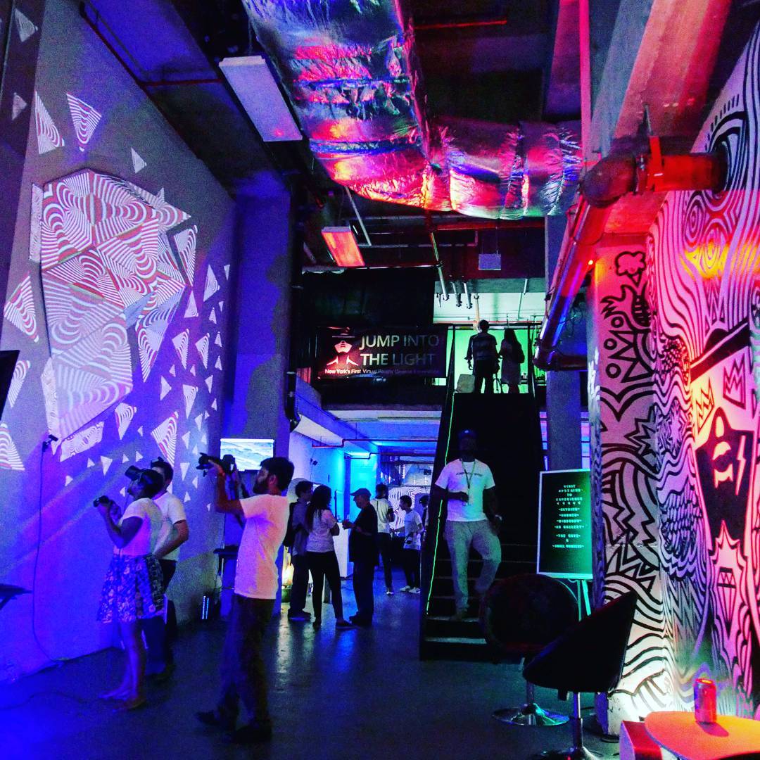 ENTER VR
.
@jumpintpthelightnow
.
180 Orchard st
.
#VIRTUALREALITY #vr #arcade #…