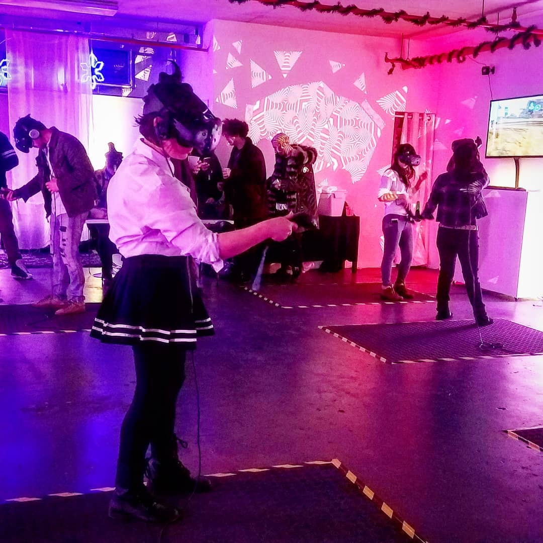 Exit reality and Jump Into The Light. #EnterVR
.
Visit us 180 Orchard st
.
#vr #…