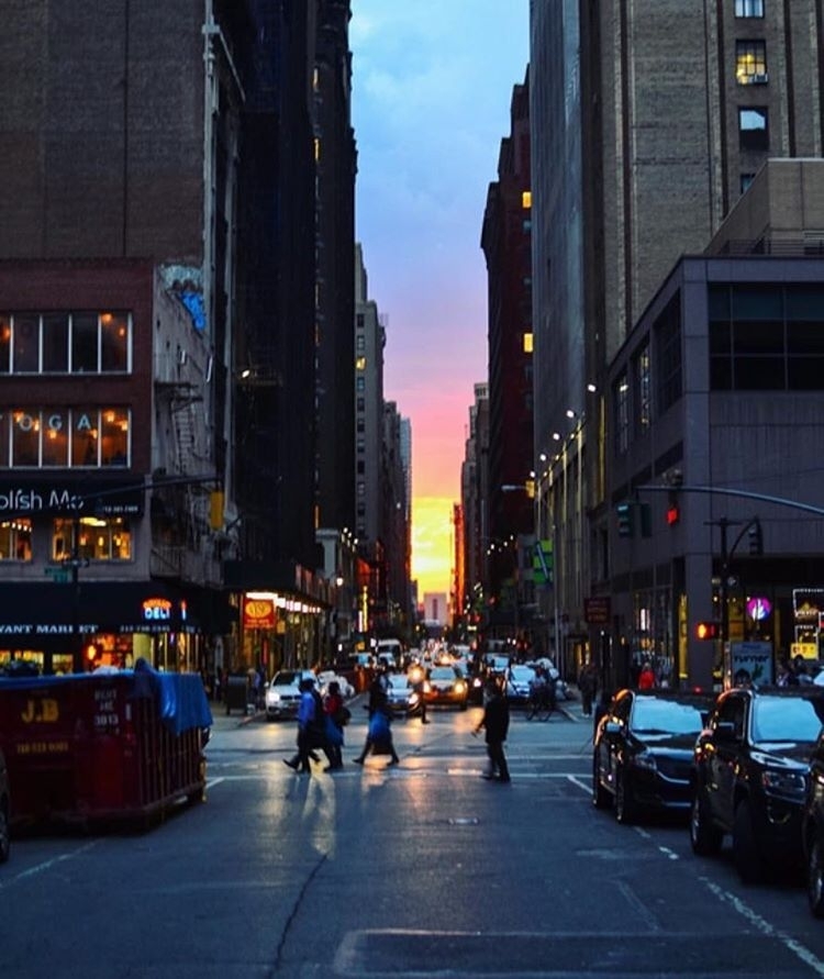 There’s magic in our neighborhood from top to bottom  @flundlip…  #rooftopbarsny…