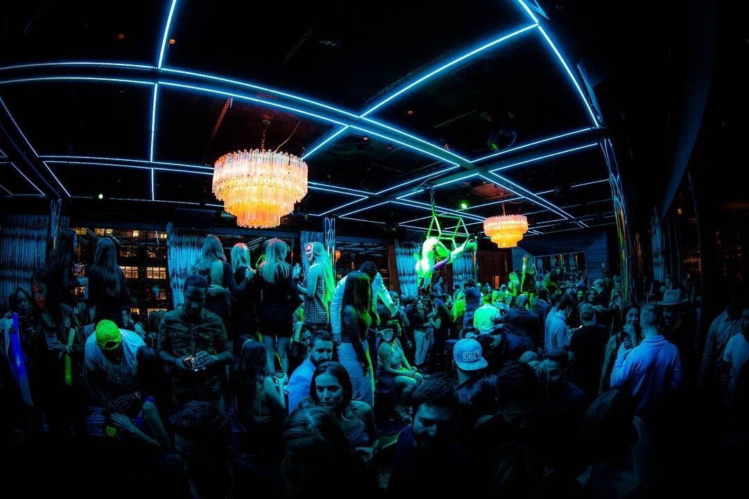 You know what time it is.

#SunsetSaturdays … #sunsetsaturdays #rooftopbarsnyc #…