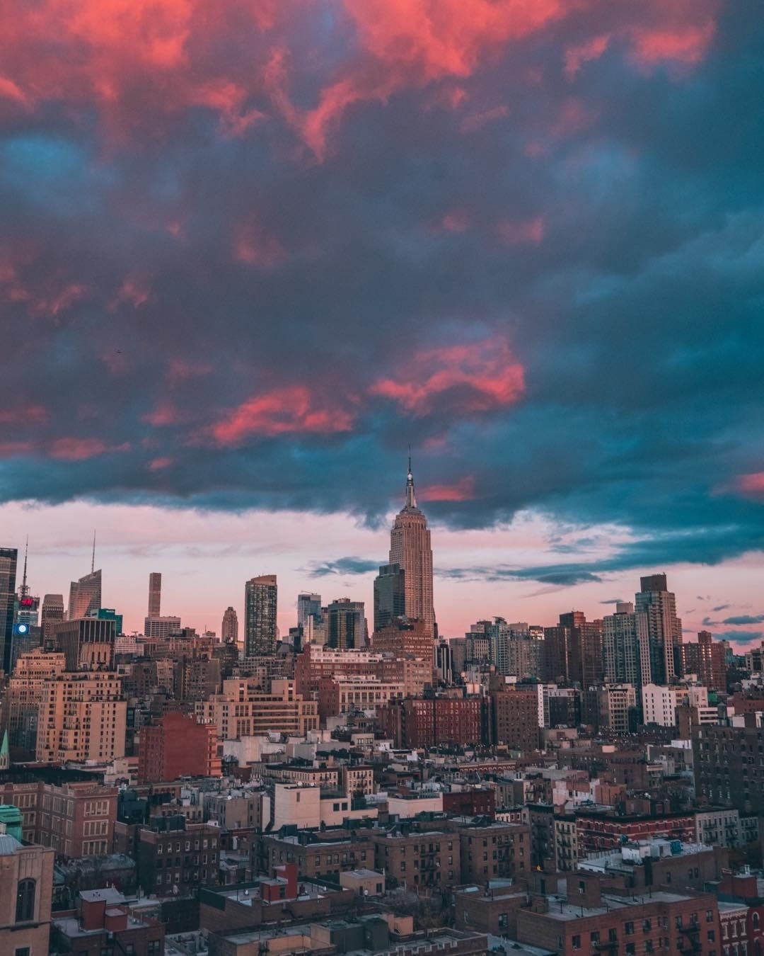 Our view > yours…. #rooftopbarsnyc #nyclife #nycnightlife…