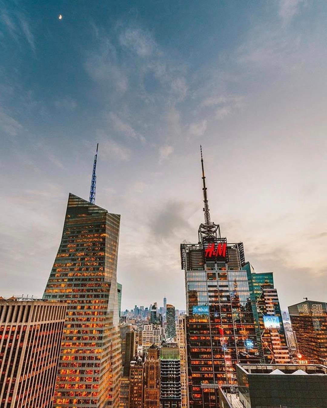 Cheers to new #friends and new #adventures More of #HyattCentricTsQ on our profi…