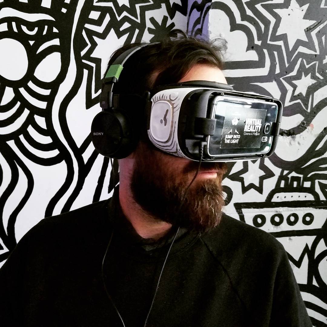 Curious about #VirtualReality and new technology?? Come by @jumpintothelightnow …