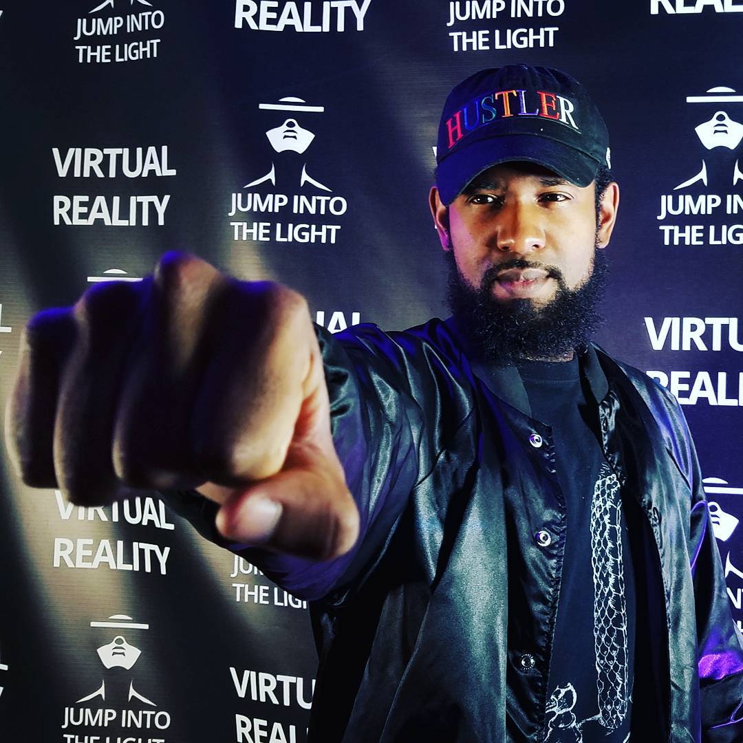 Entering Friday like..
Kickstart your weekend with some amazing #VR experiences …