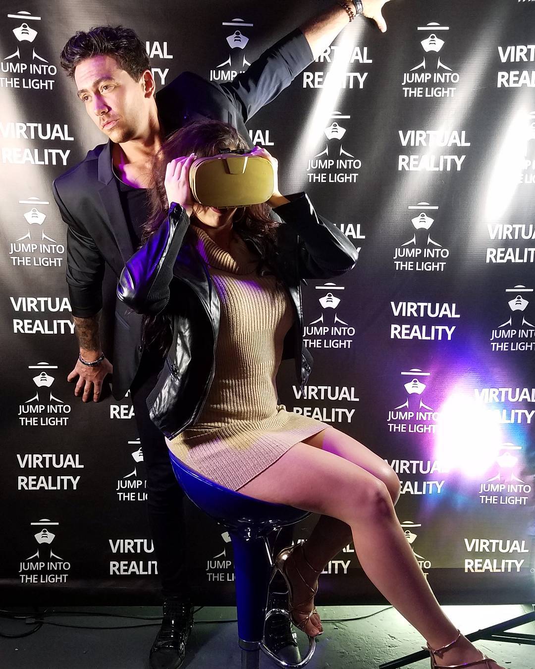 Step and repeat allert!! 
Come down and take pics with the Golden Goggles!!
.
.
…