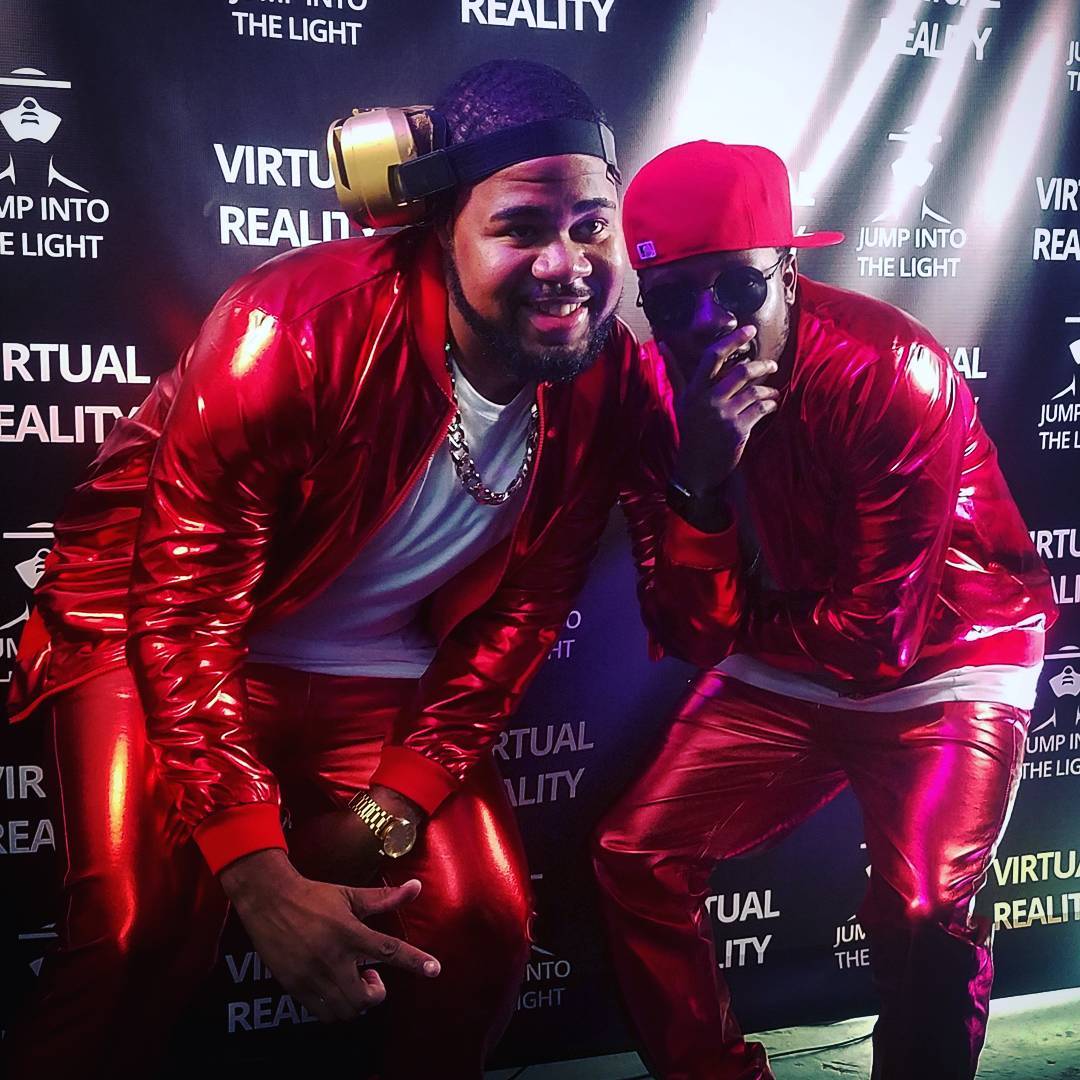 Oldschool vibes + #GoldGoggles
.
.
.
.
#shootzombies #vr #halloween #jumpintothe…