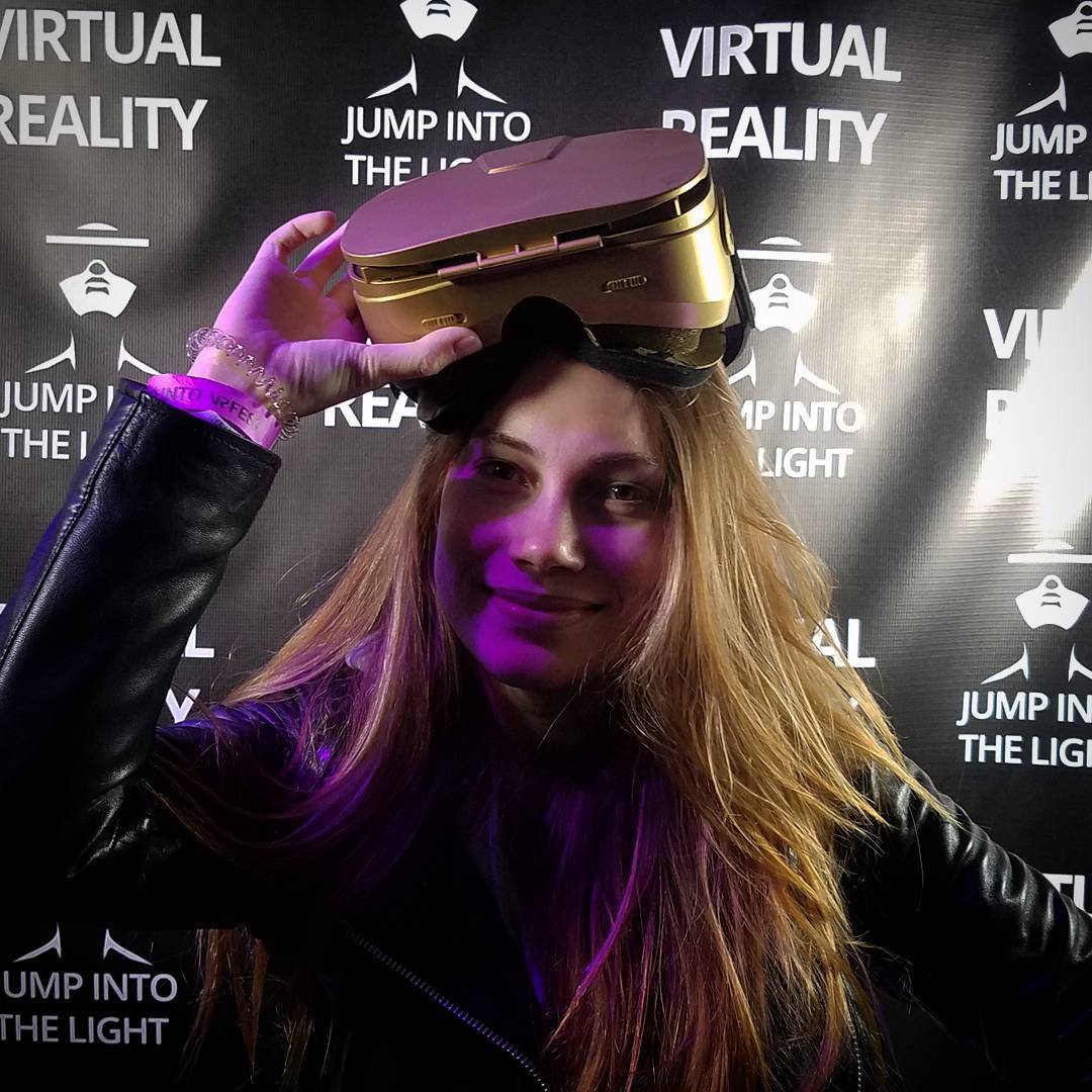 Joy is one of side effects pf experiencing VR @jumpintothelightnow 
Come thru180…