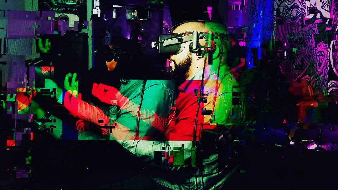 Take a trip into different realities this weekend! Explore #VIRTUALREALITY  @jum…