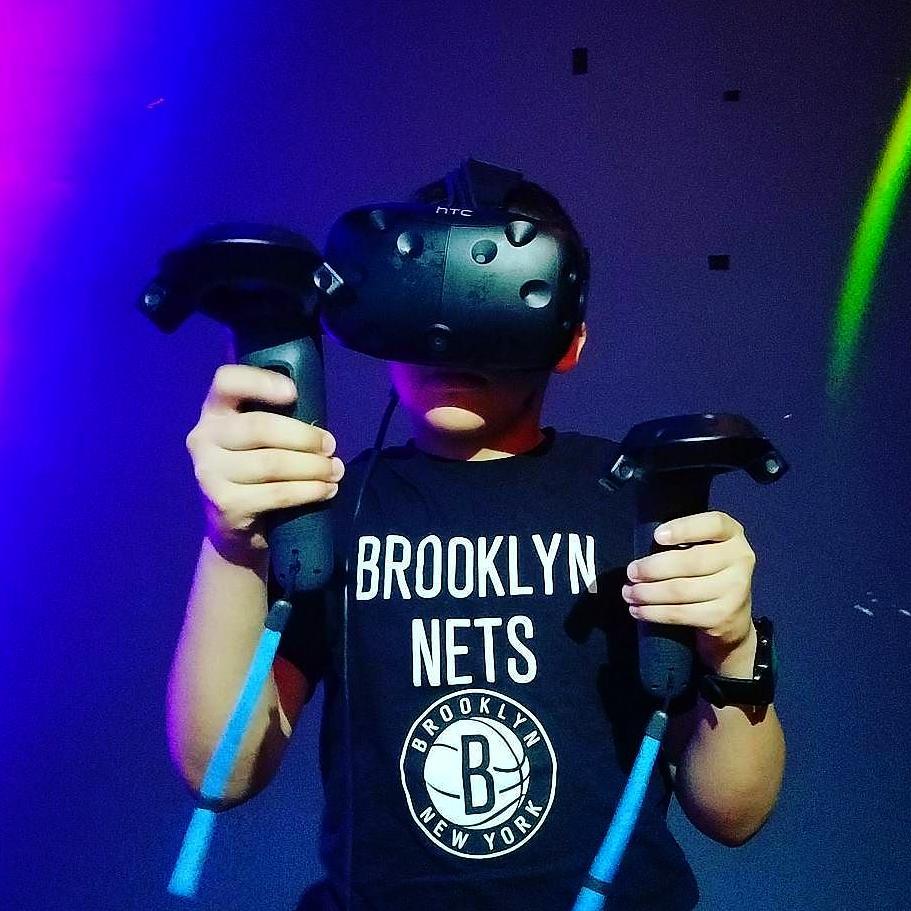 #VR is for all ages and all family members! .
.
180 Orchard St .
.
#VIRTUALREALI…