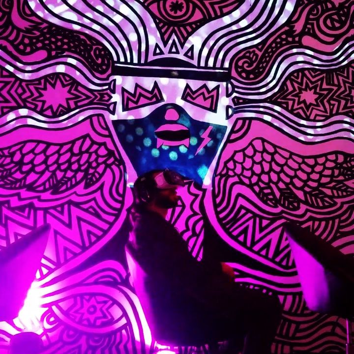 It’s alive!!! Our resident VJ and projection mapper @stevelucin bringing @mdot_s…