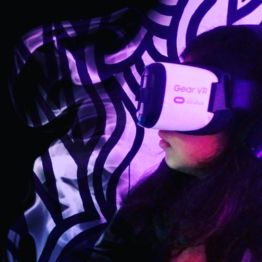 Look into the future! :
:
:
#vrcinema #vrplaylab #vrhub #tech #nydigital #nylife…