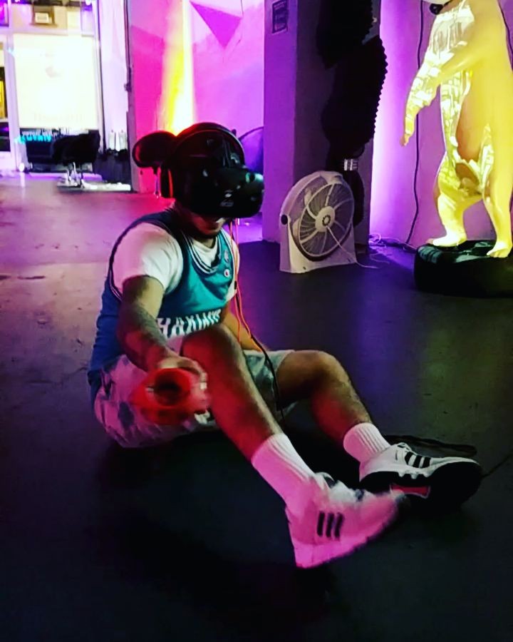 When you’re  really into VR and end up on the floor 

#fun #vr #ar #jumpintovr #…