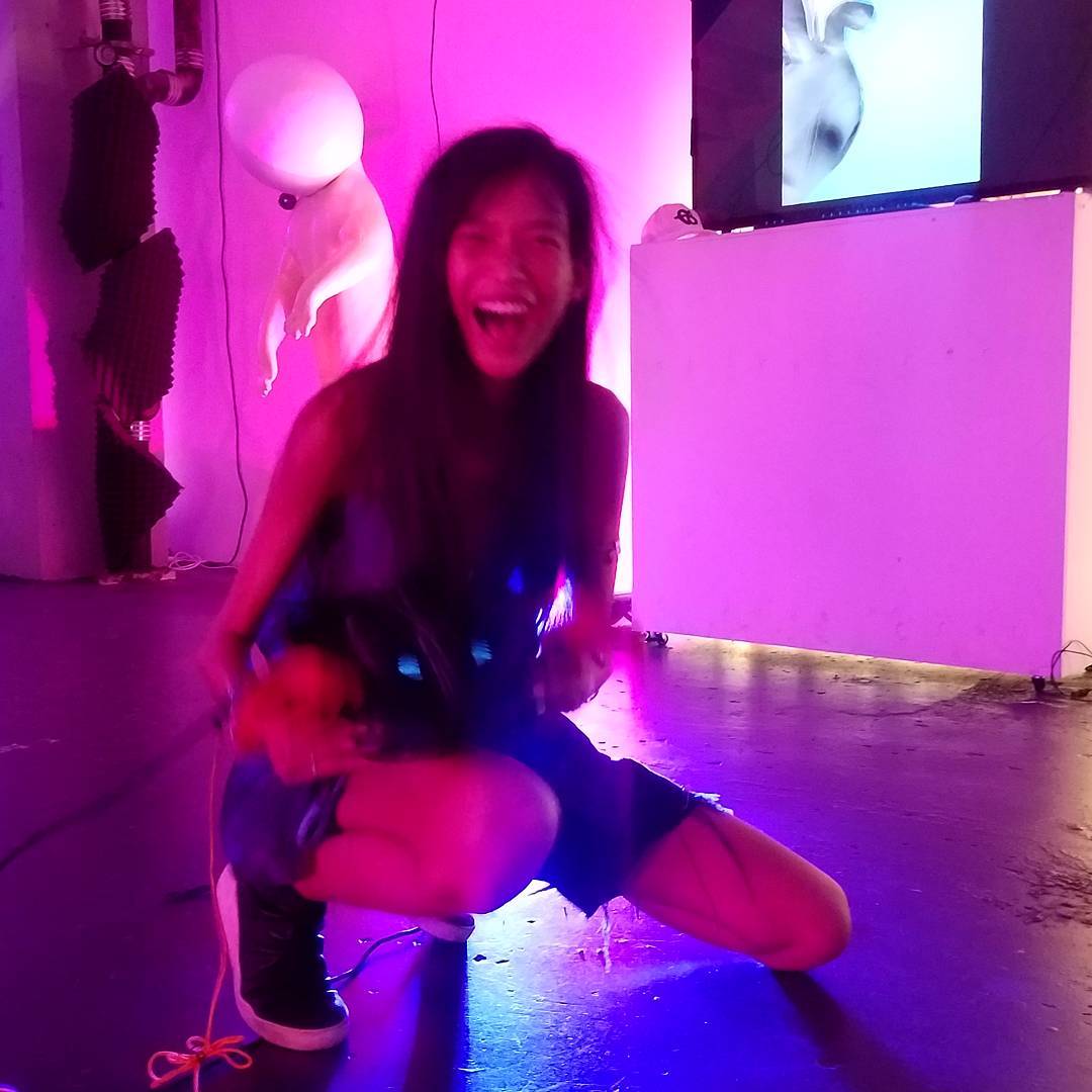 When you’re having too much fun in #vr!!  #junpintothelight #virtualreality #fun…