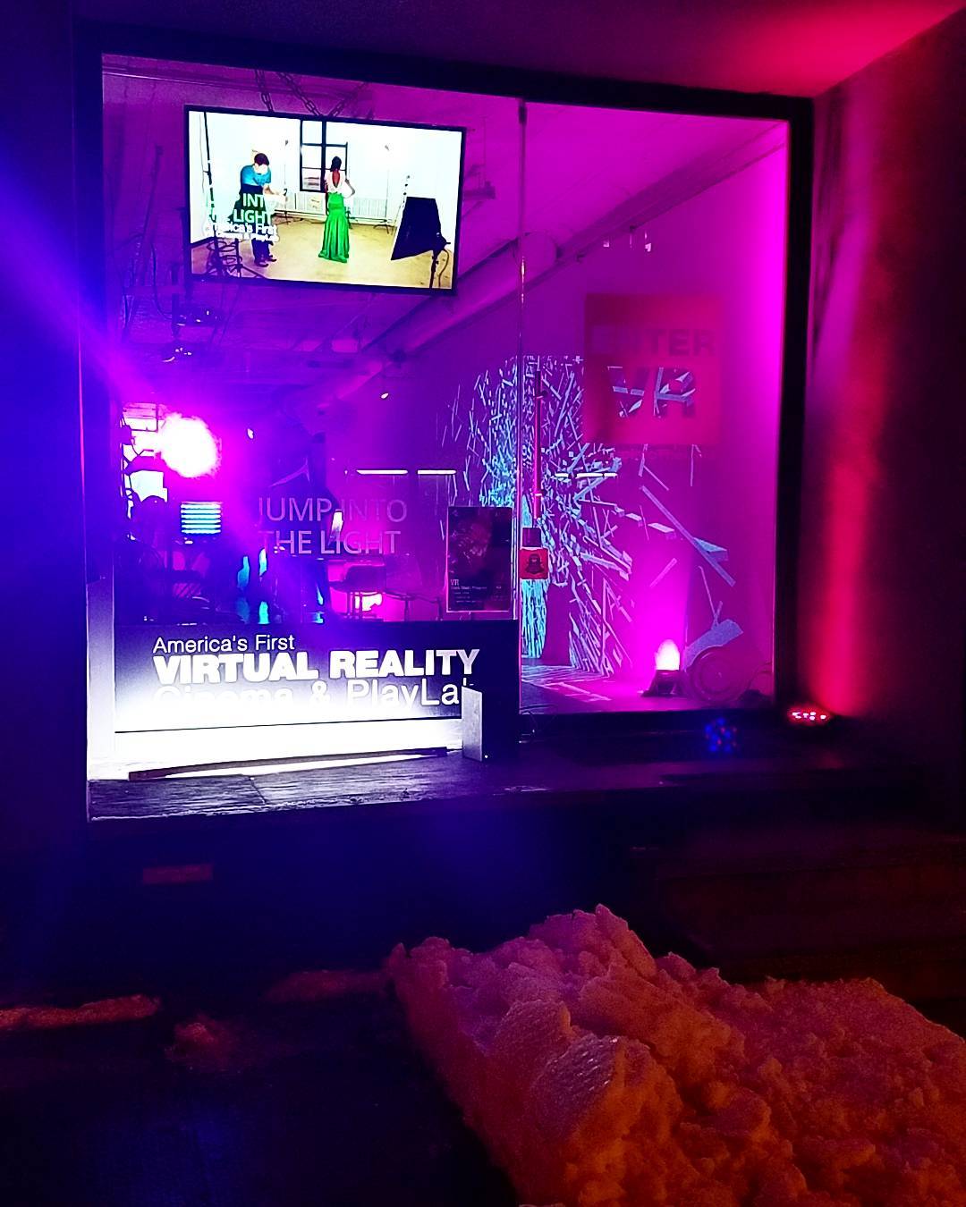 Baby is cold out there!!   
Warm up with some hot virtual reality experiences @j…