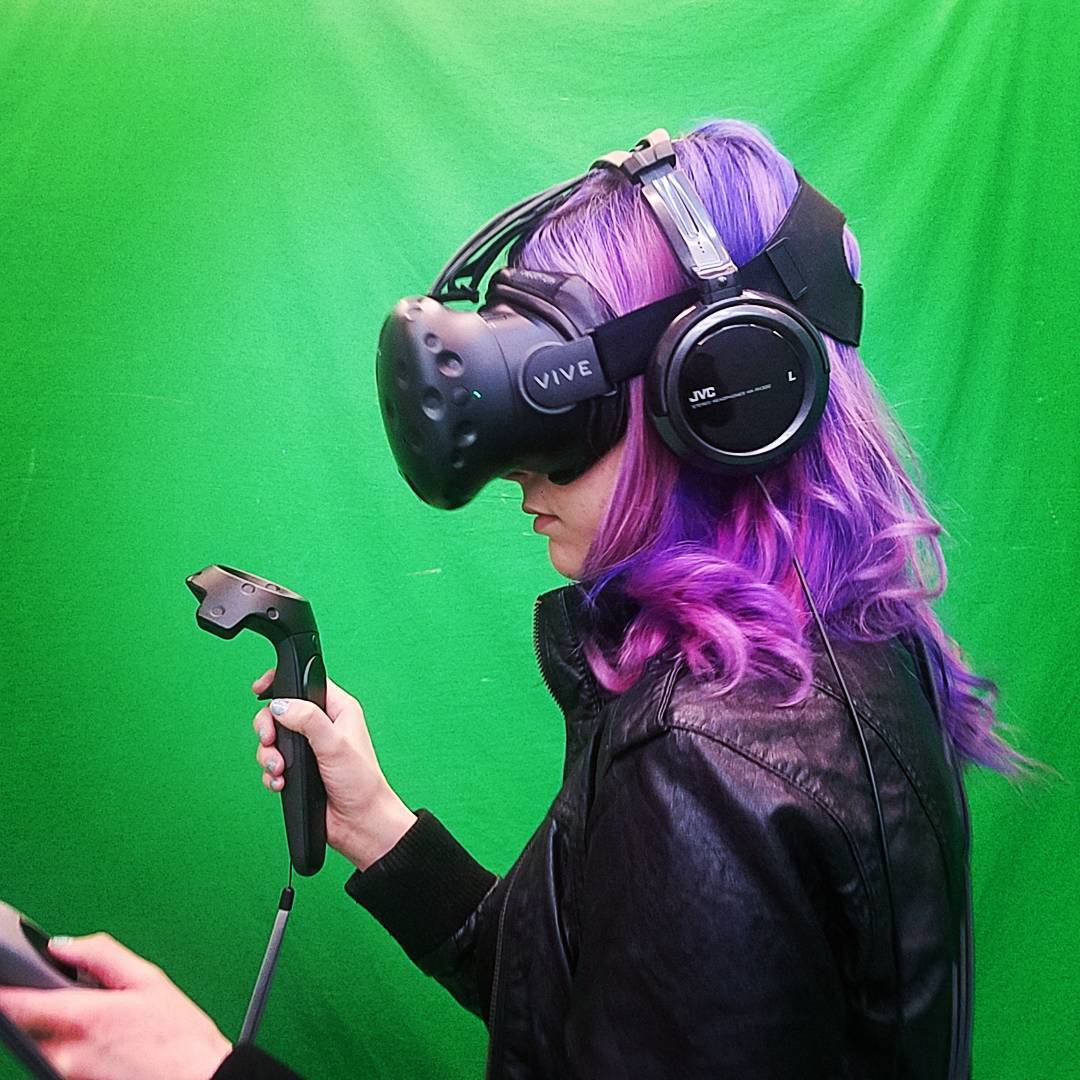 Happy Monday!  
#virtualreality #vr #girl #purple #hair #cool #htc #vive #smile …