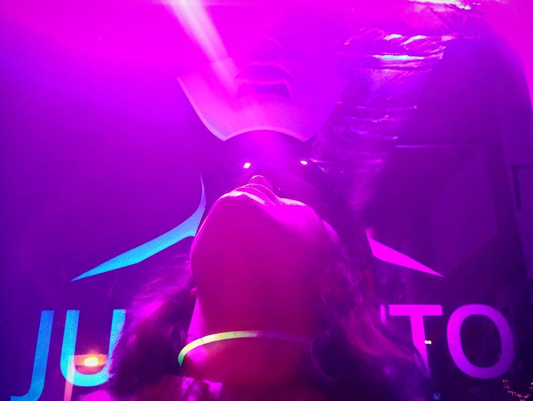 We love the light!! 



#jitl #lights #purple #girl #jumintovr #jumpintothelight…
