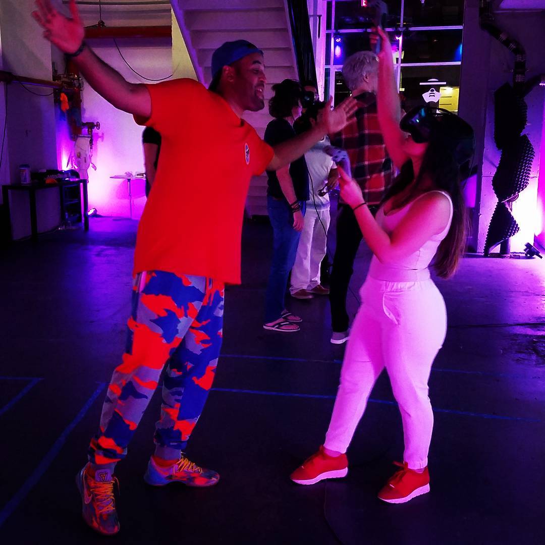 Jumping into the light wild style! 
#vrcinema #vrlab #vrgallery #vrplaylab #vrar…