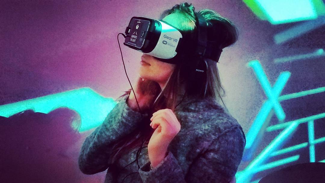 It’s time to experience the future!

#virtualreality #jumpintothelight #vrcinema…
