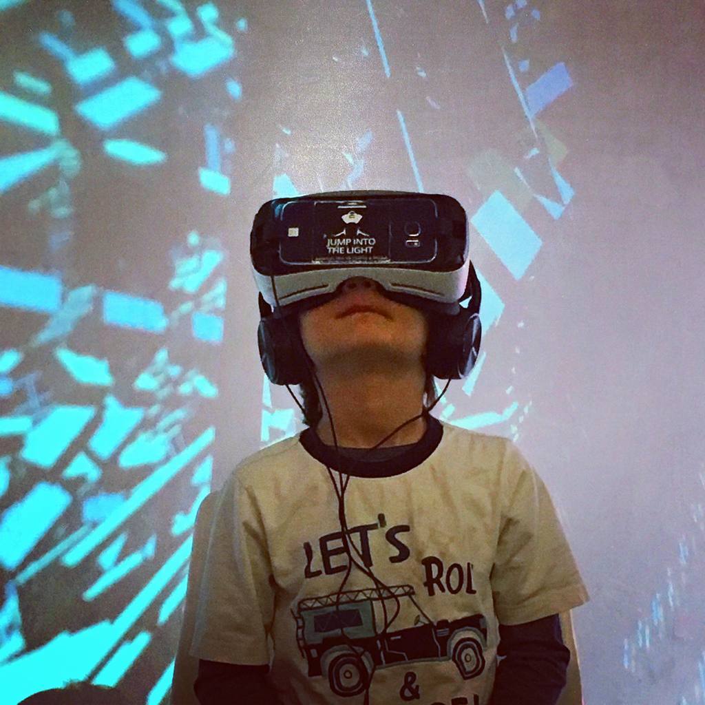 Let’s roll into VR. There are no are limits for joy! 
#vrcinema #vrplaylab #jump…