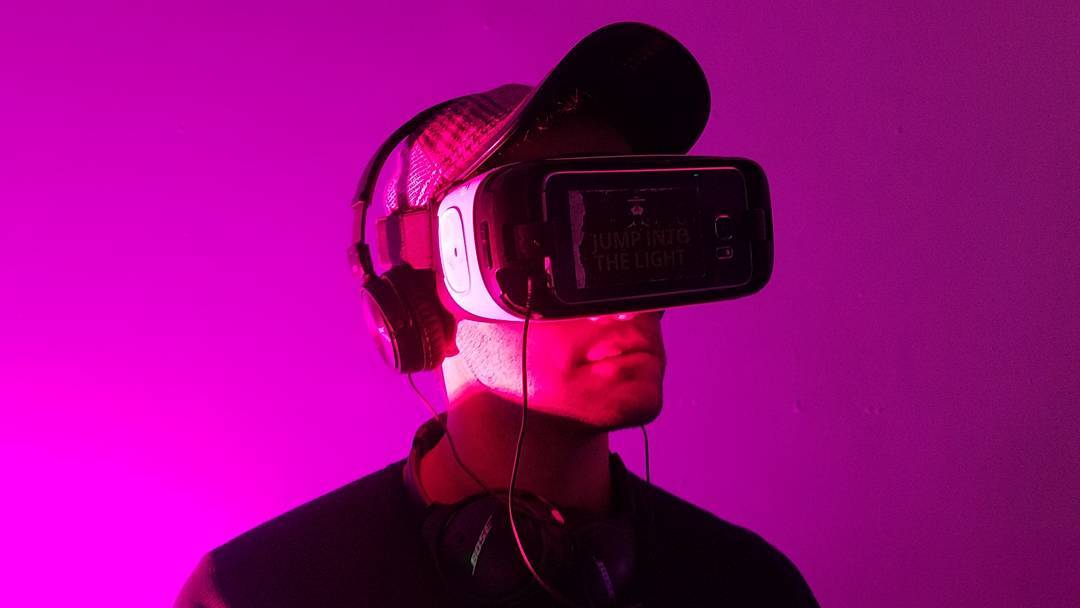Ever wonder what do people see inside of the googles? Come and check it out  @ju…