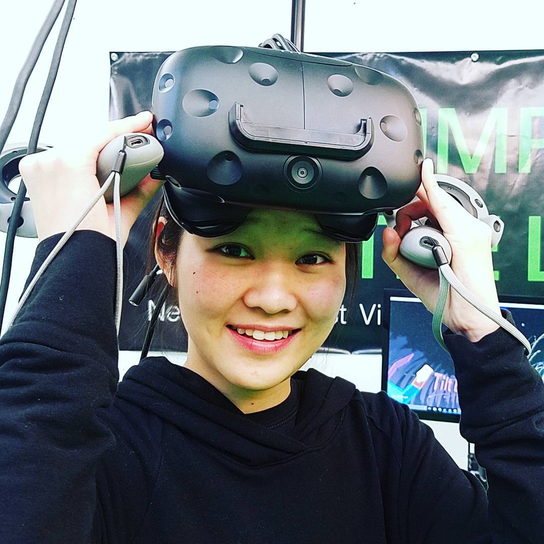 Feel the joy 
#experienceVR #happy #girl #virtualreality #jumpintothelight #nyc …