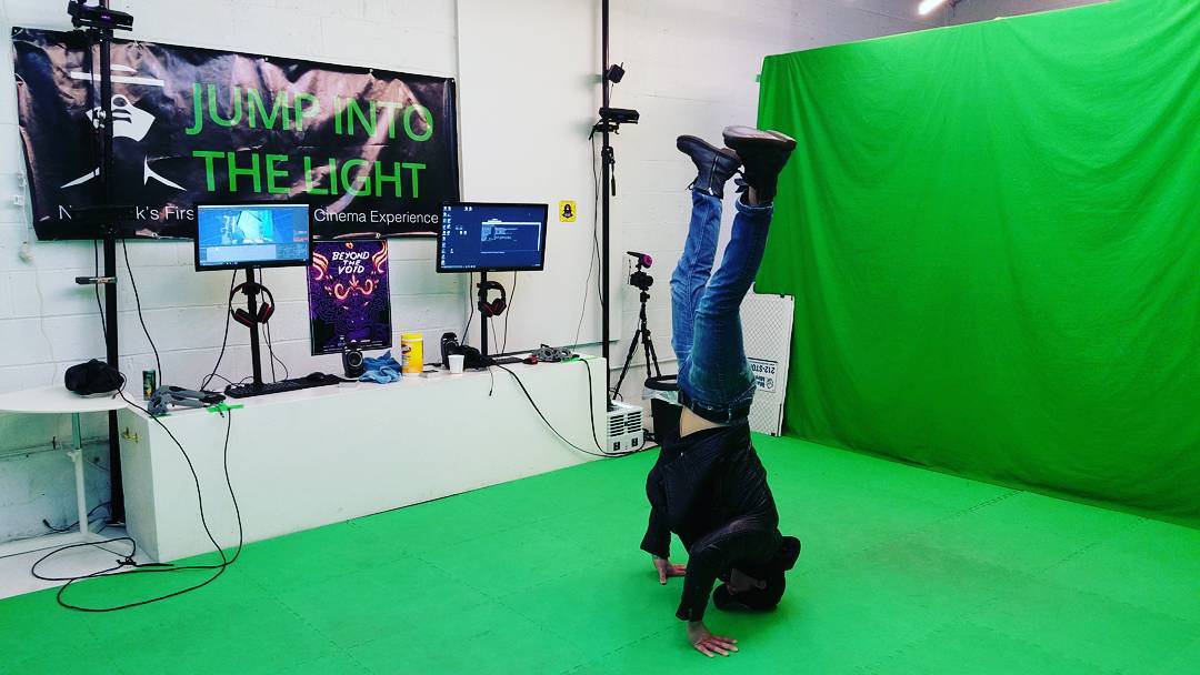 Yeah virtually anything is possible! 
#vr #junpintovr #handstands #guy #awesome …