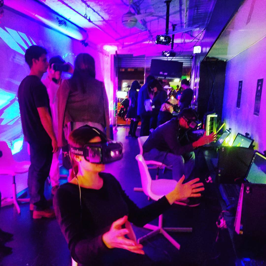 The Wave VR @jumpintothelightnow

#thewavevr #VRdj #music #hereandnow #jumpintot…