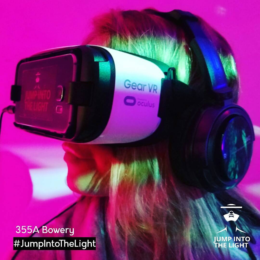 Experience virtual reality! Today @jumpintothelightnow

#jumpintothelight #vr #v…