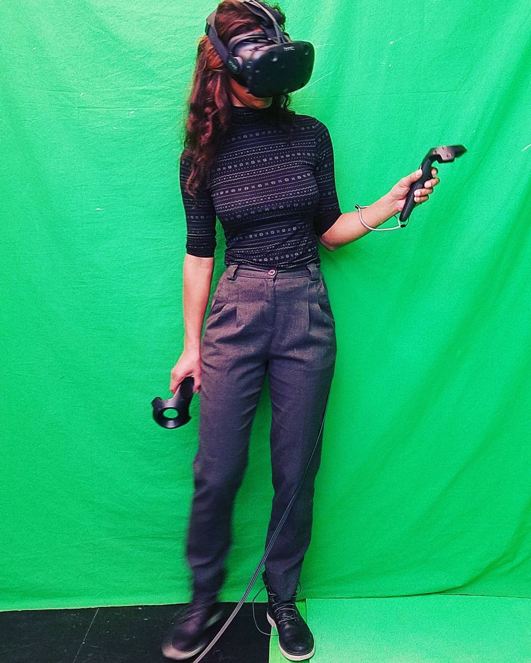 @delphinediallo working on some VR art. Feeling creative, try it yourself @jumpi…