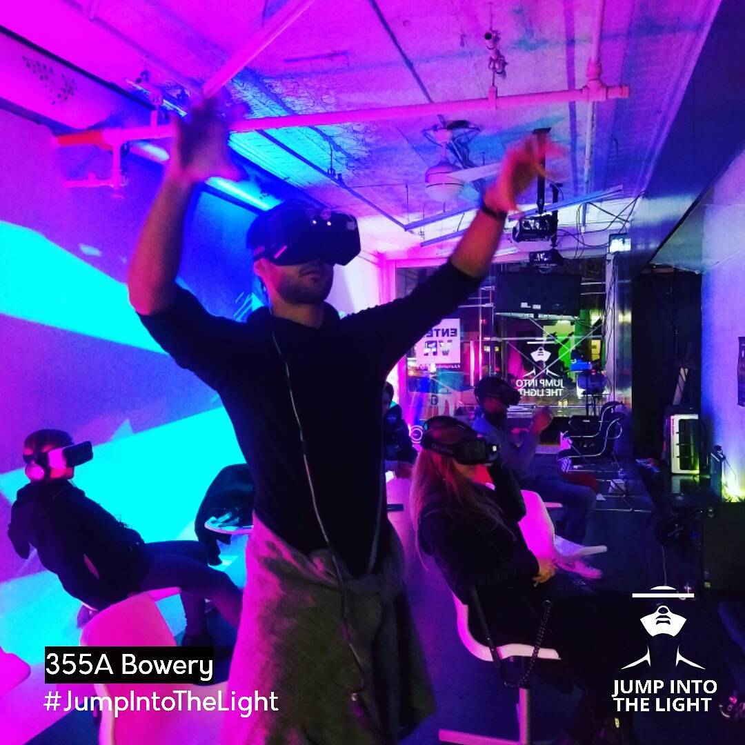 The late night magic of VR!! #magic #fun #virtualreality #JumpIntoTheLight #vr #…