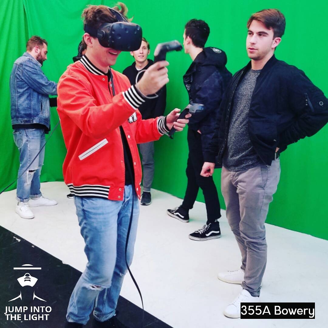 Chilling in VR!
355A Bowery

#JumpIntoTheLight #JITL #NYC #Bowey #les #EastVilla…