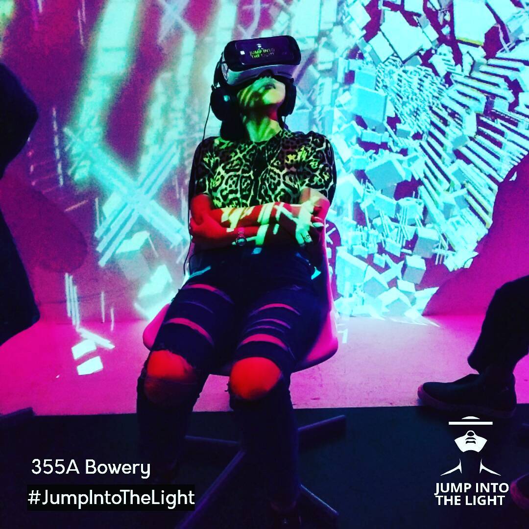 Virtual Reality experiences at your fingertips!

#jumpintothelight #JITL #jumpin…