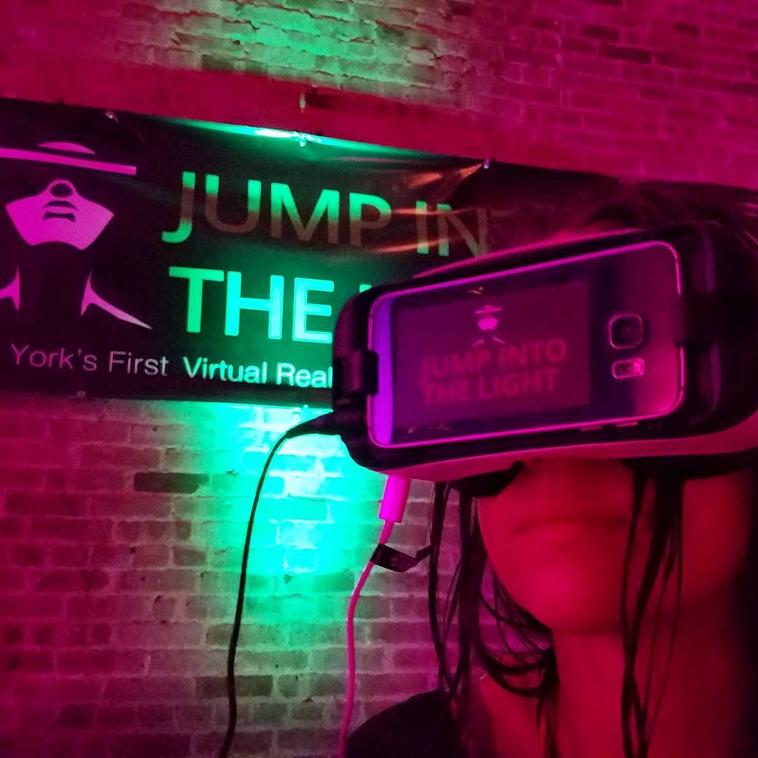 Experience VR and Jump Into The Light

#JumpIntoTheLight #JITL #virtualreality #…