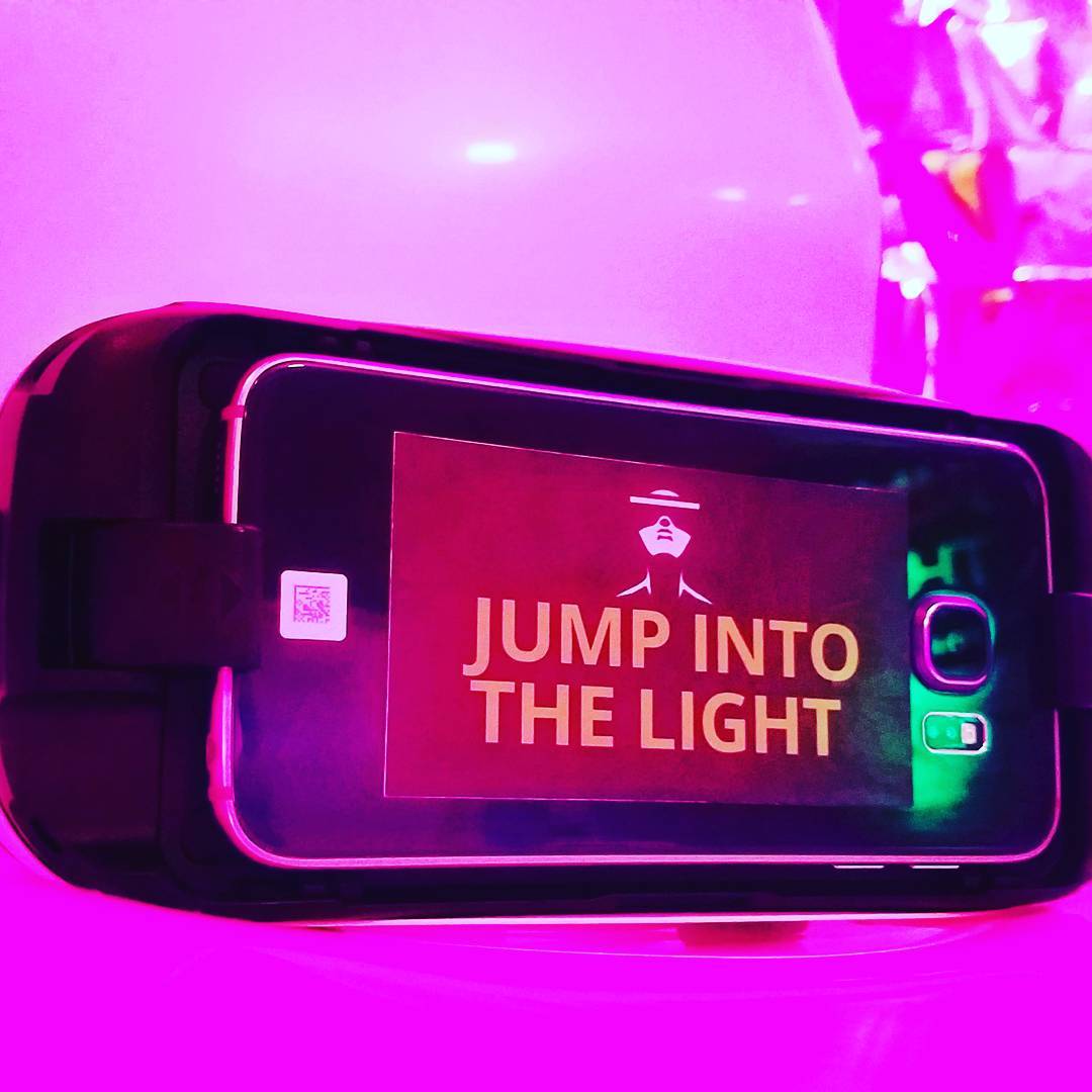 Jump with us into the future!! #JumpIntoTheLight #JITL #virtualreality #augmente…