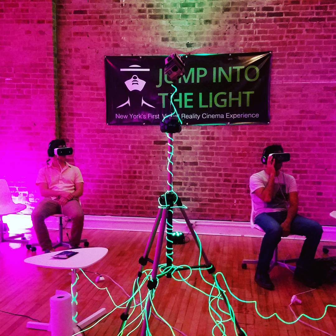 Great night @jumpibtothelinght

#JumpIntoTheLight #JITL #virtualreality #augment…