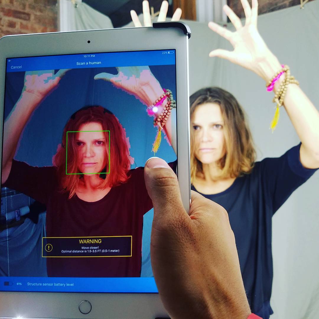 Geting scanned into an Ultimate 3D Selfie!

#JumpIntoTheLight #JITL
#DEATHLESS #…