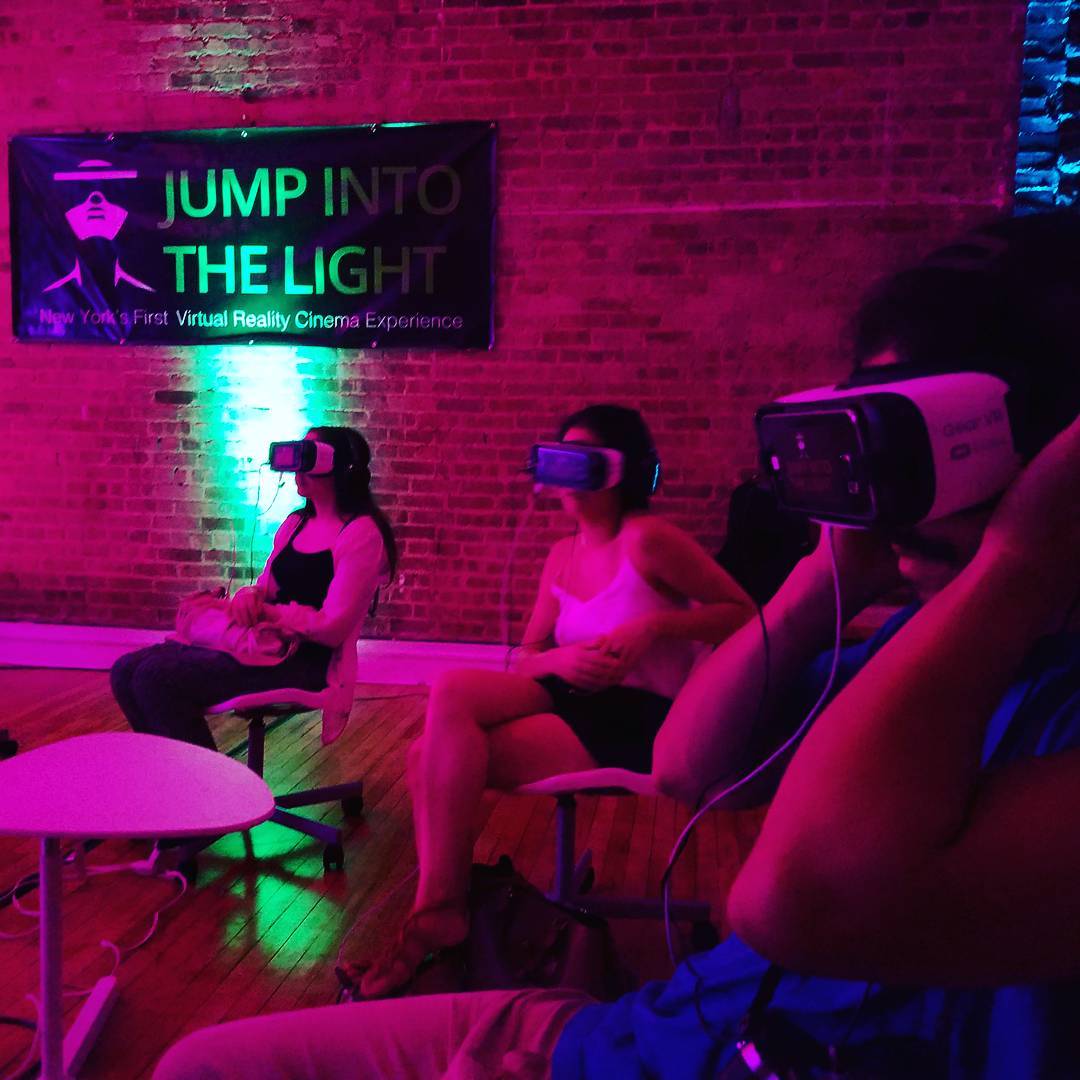 Check out our selection of 360 films and immerse yourself!

#JumpIntoTheLight #J…