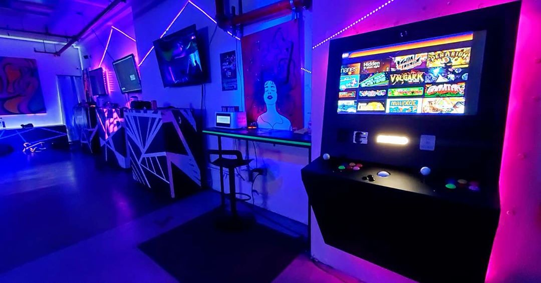 Check out our newest addition -> @polycade . Now you can play tons of supe cool …