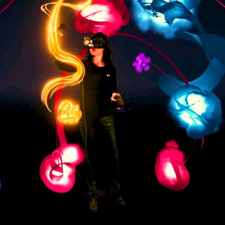 Our resident artist @carrieableart fully immersed into her VR painting!!
Come an…