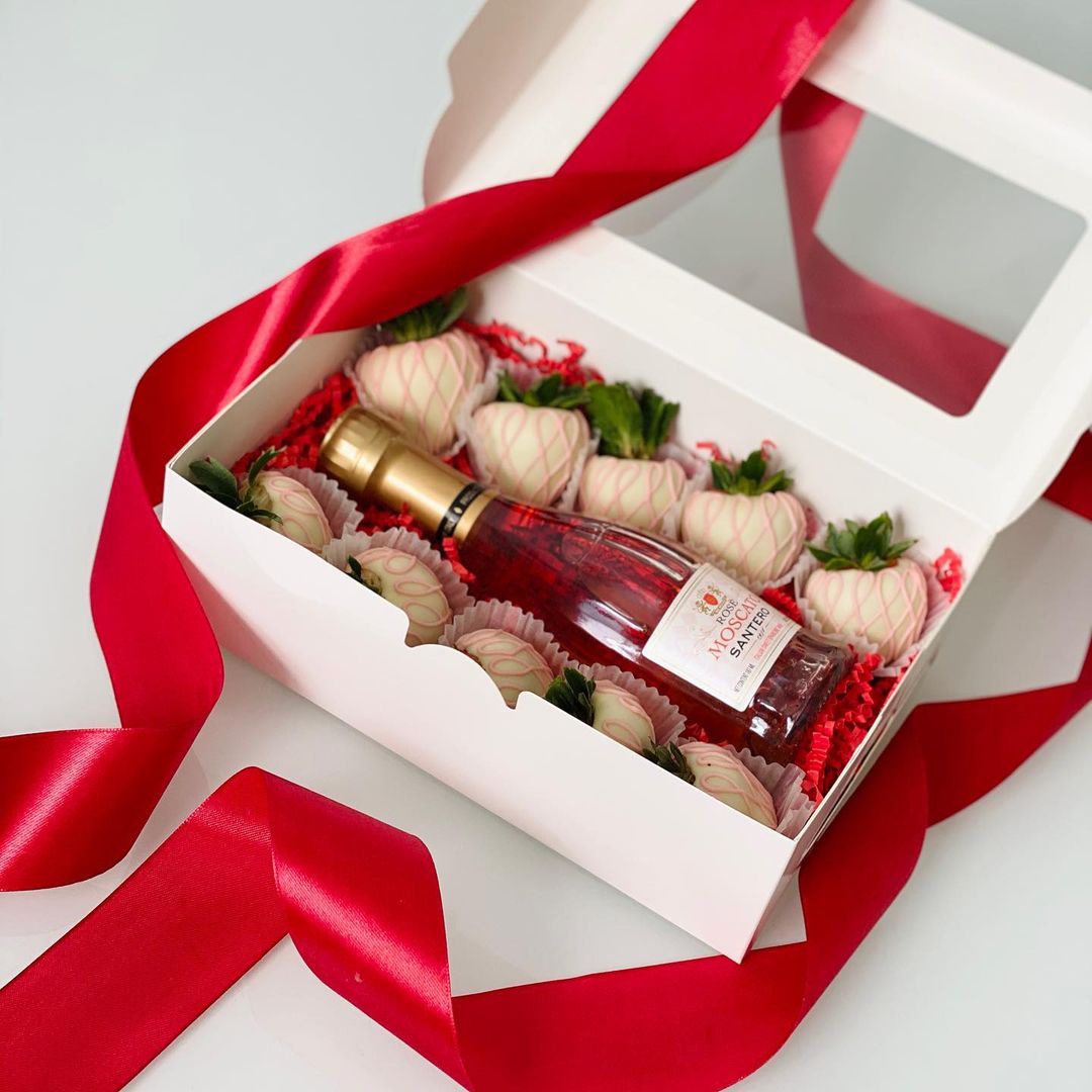 It is not necessary to have a reason to please a loved one 

Set of 10 chocolate…