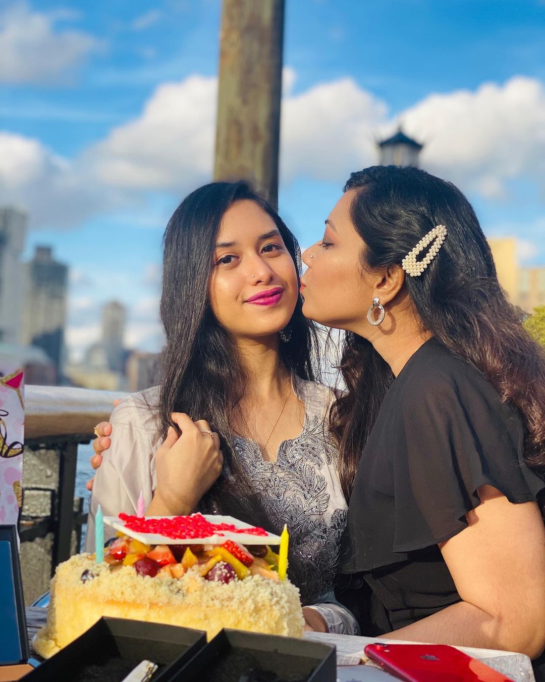 Glimpse of my cotton candy  @p_a_r_e_e_s_a ‘s birthday 2020….Love you all. Swi…