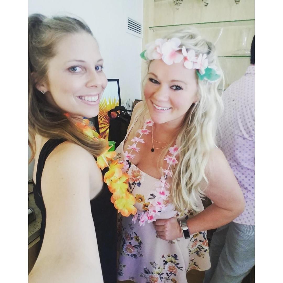 Leis and rosé  #birthdaynyc #birthdaysunday……