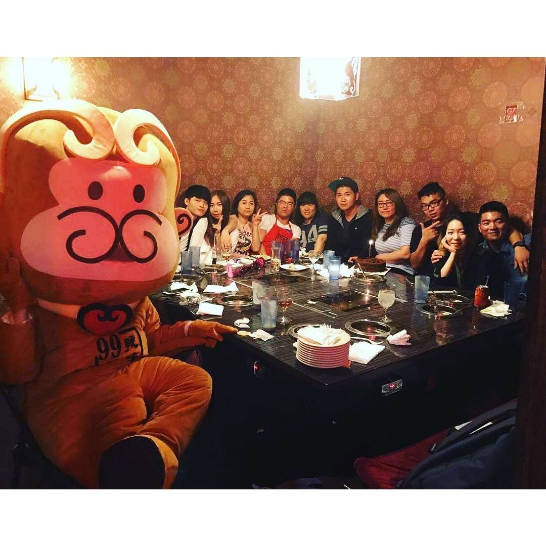 99 Monkey loves to make friends, lol. #birthdaynyc #freebirthdayparty #freebirth…
